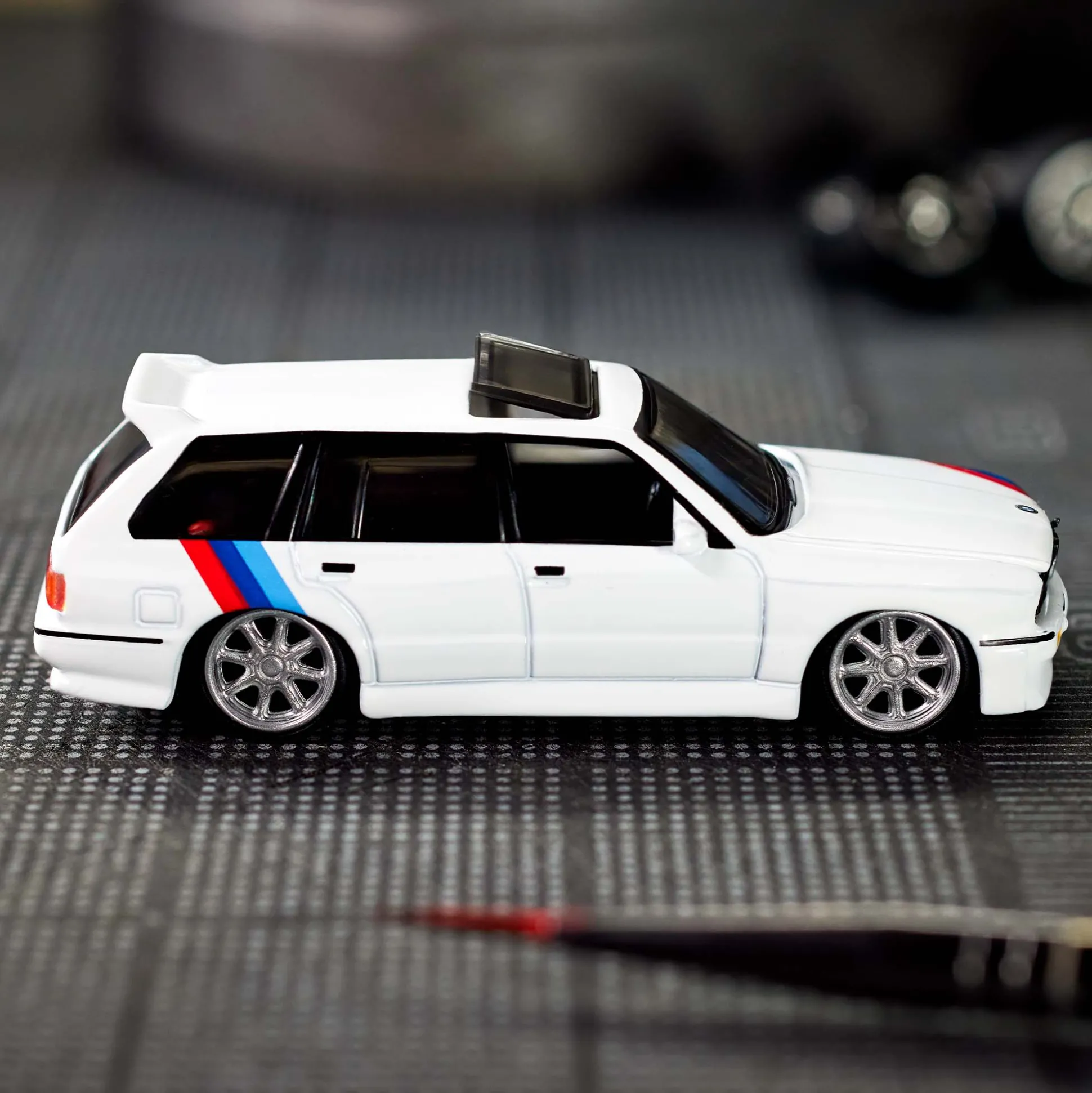 Hot Wheels Elite 64 1990 BMW 318i Touring