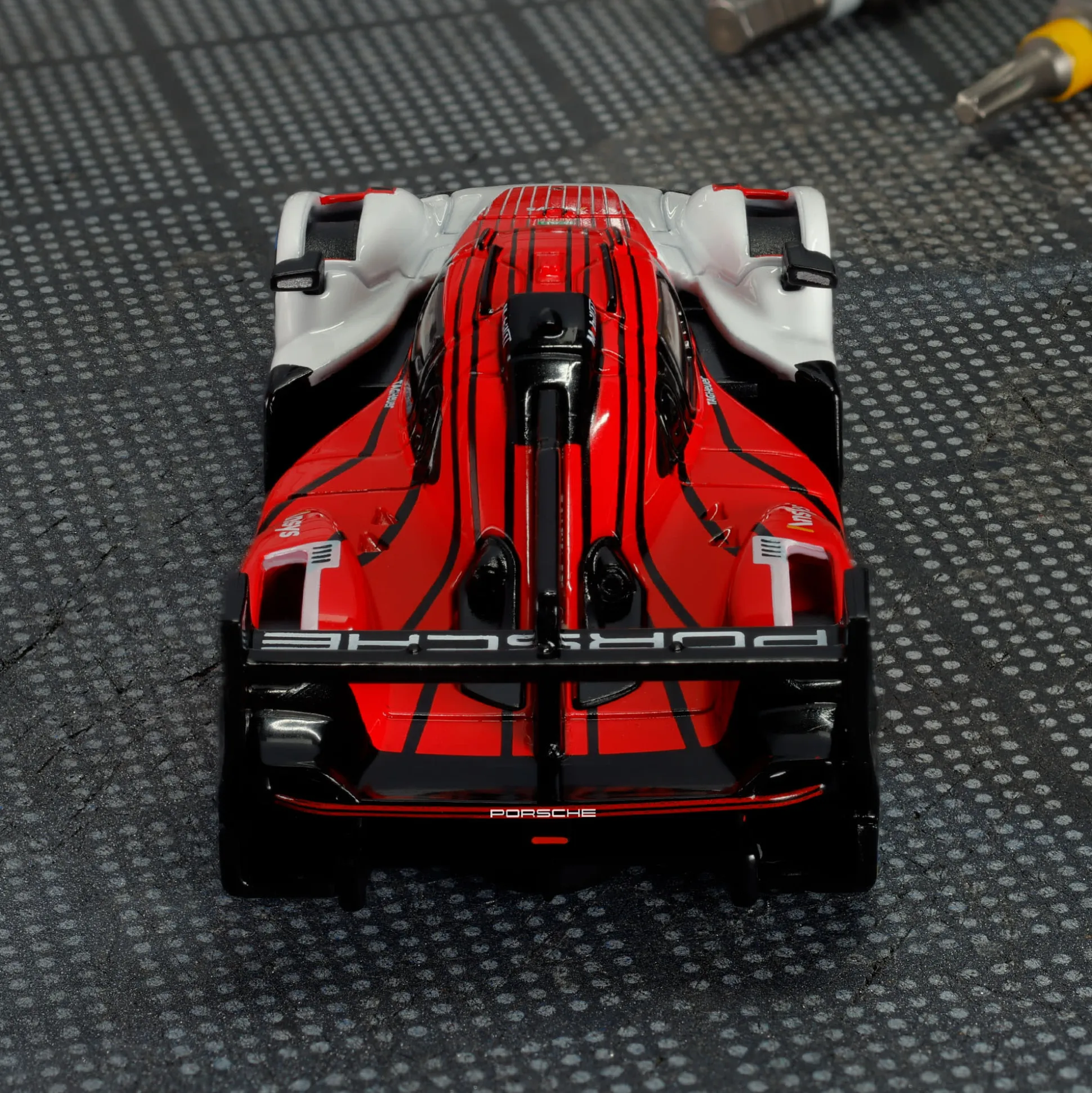 Hot Wheels Elite 64 Porsche 963