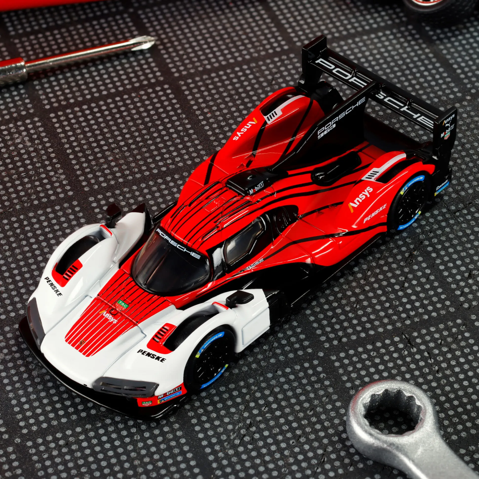 Hot Wheels Elite 64 Porsche 963
