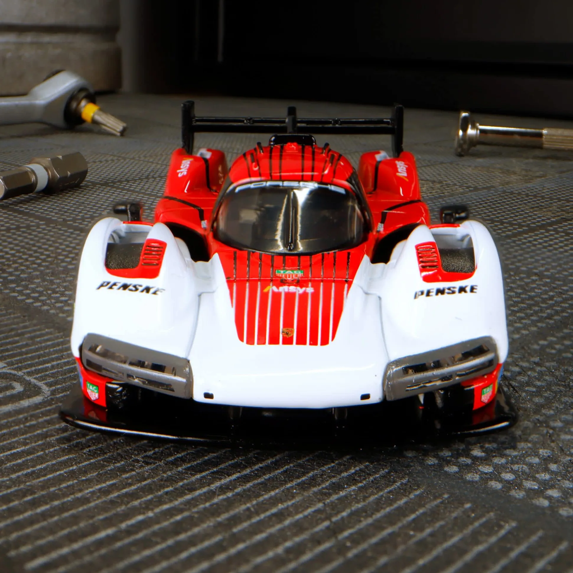 Hot Wheels Elite 64 Porsche 963