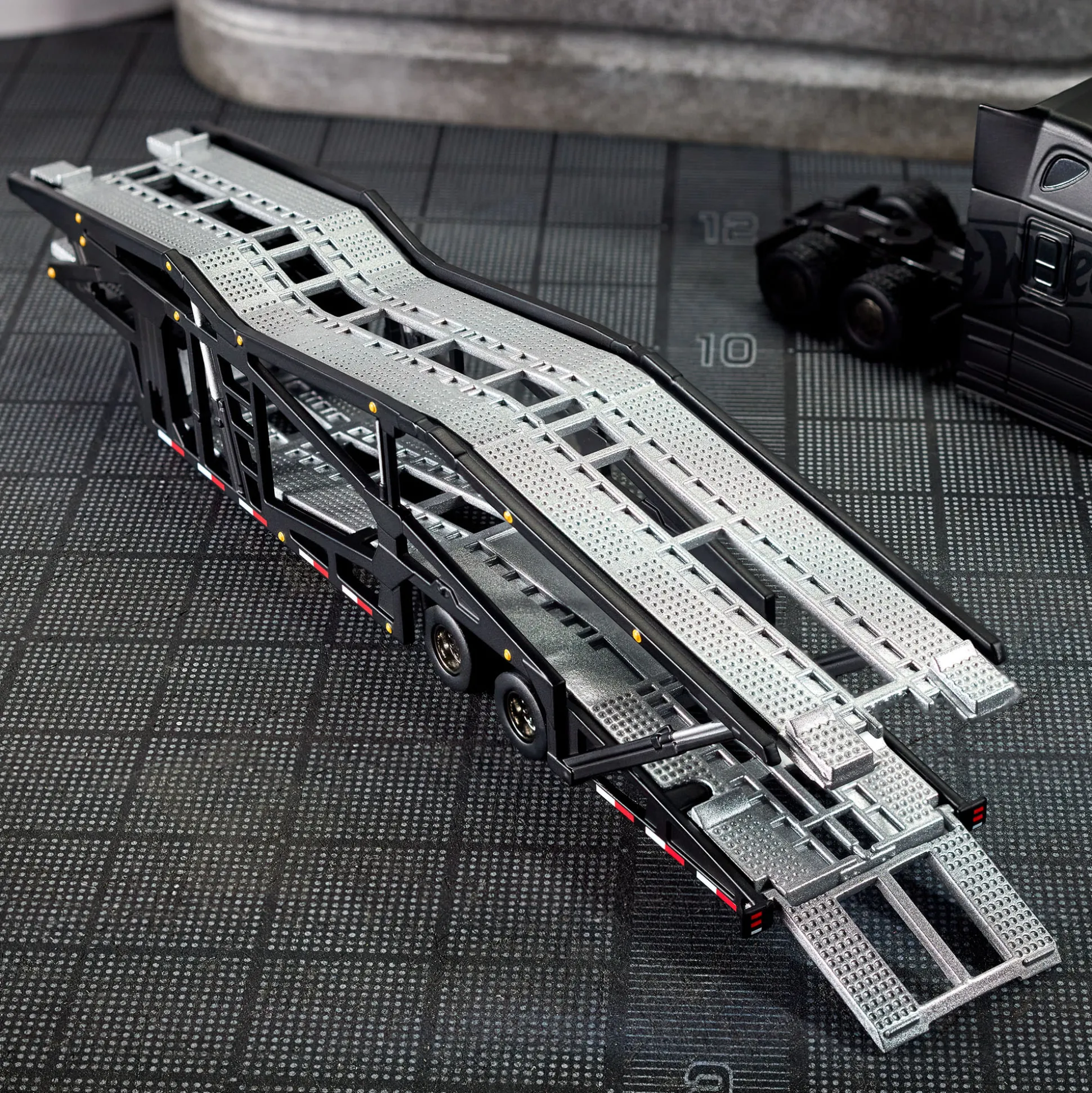 Hot Wheels Elite 64 Freightliner Cascadia