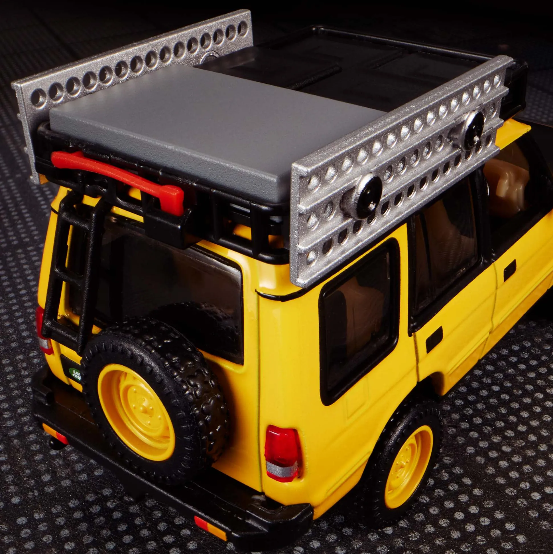 Hot Wheels Elite 64 Mod Shop '94 Land Rover Discovery