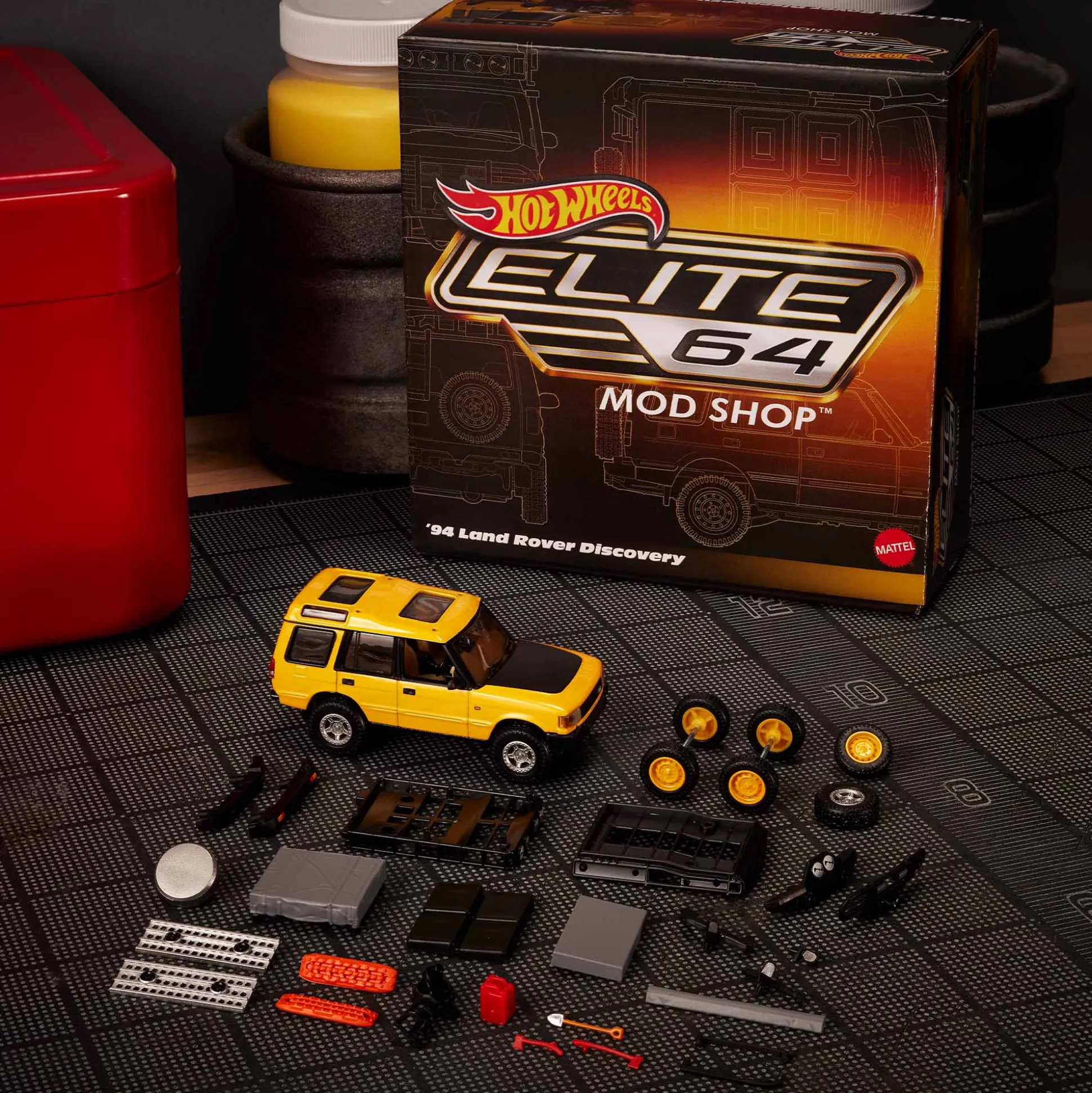 Hot Wheels Elite 64 Mod Shop '94 Land Rover Discovery