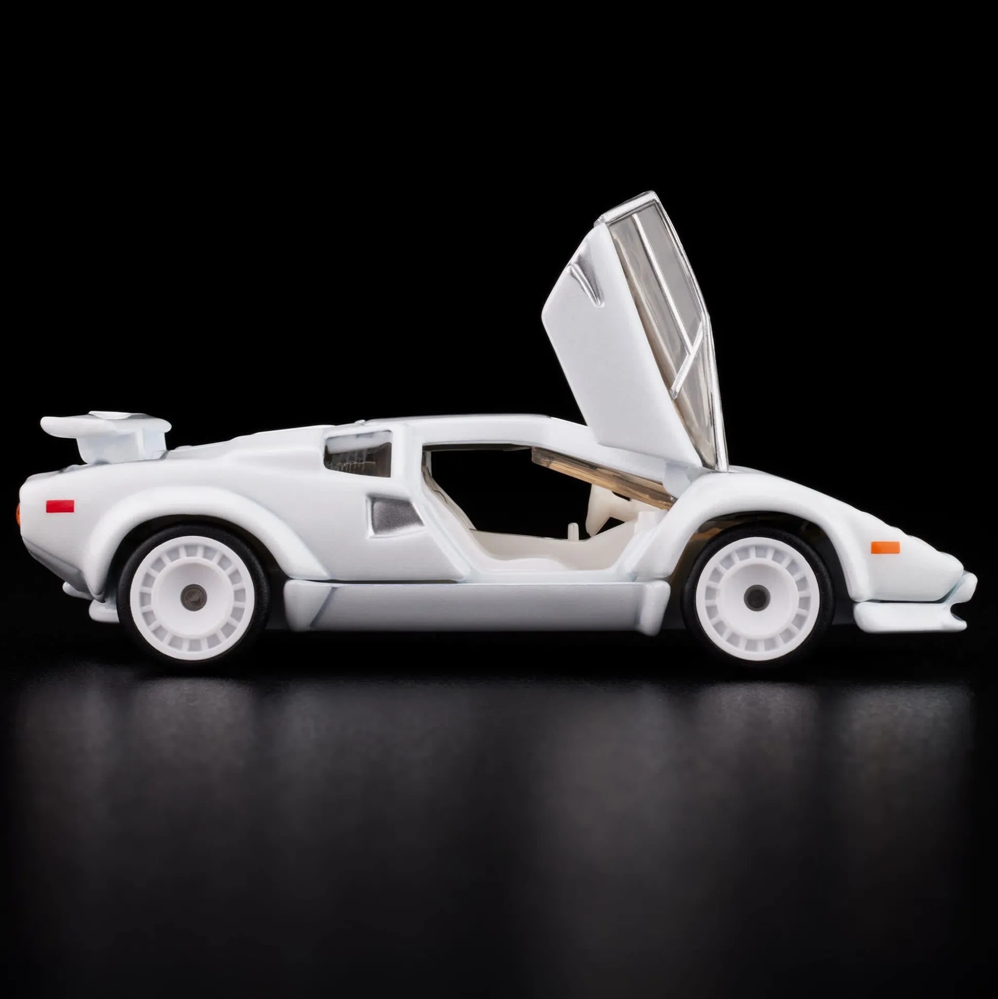 Hot Wheels RLC Exclusive 1982 Lamborghini Countach LP 500 S