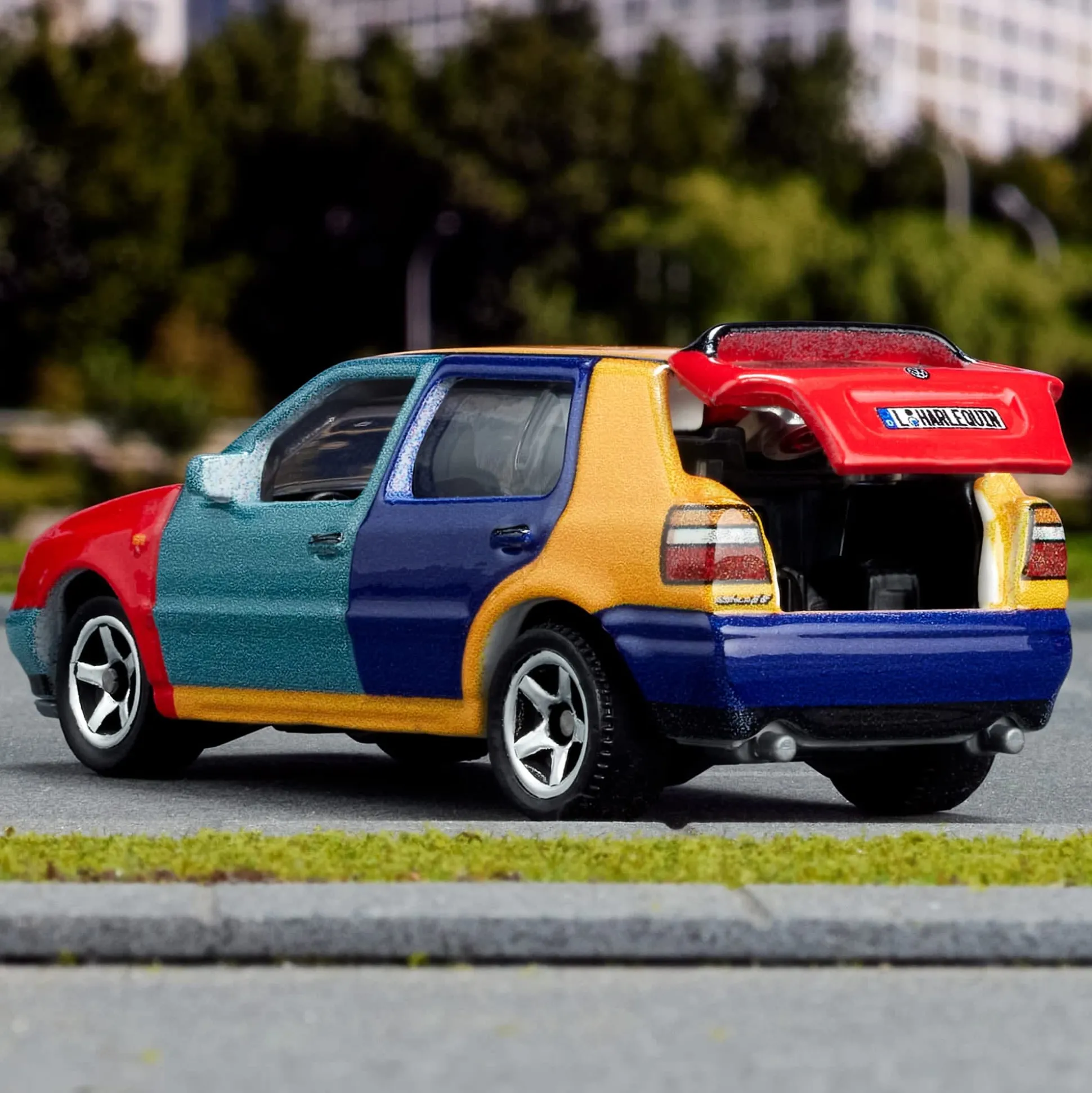 Matchbox 1995 Volkswagen Golf Harlequin
