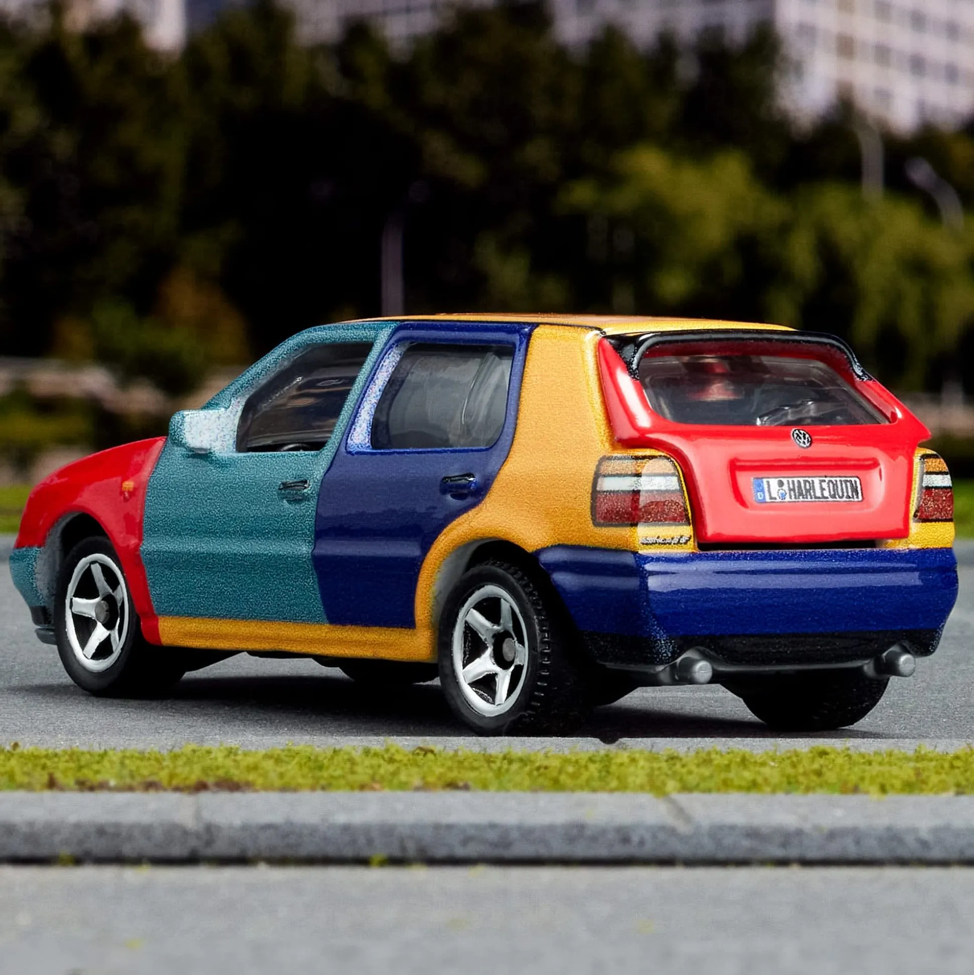 Matchbox 1995 Volkswagen Golf Harlequin