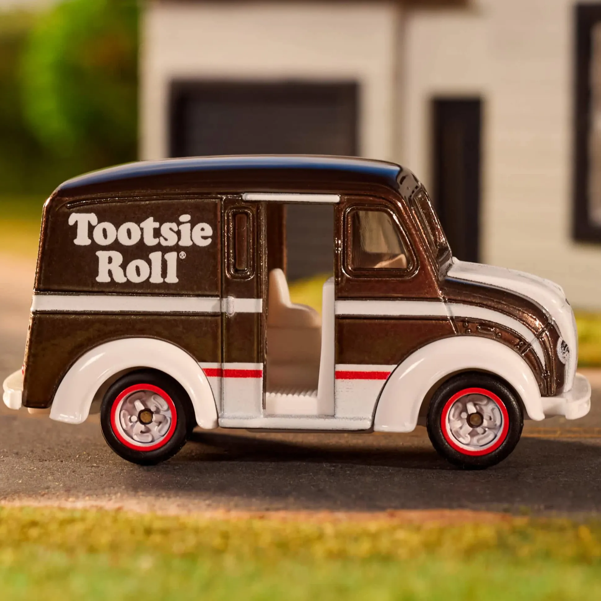 Matchbox Tootsie Roll Divco Milk Truck