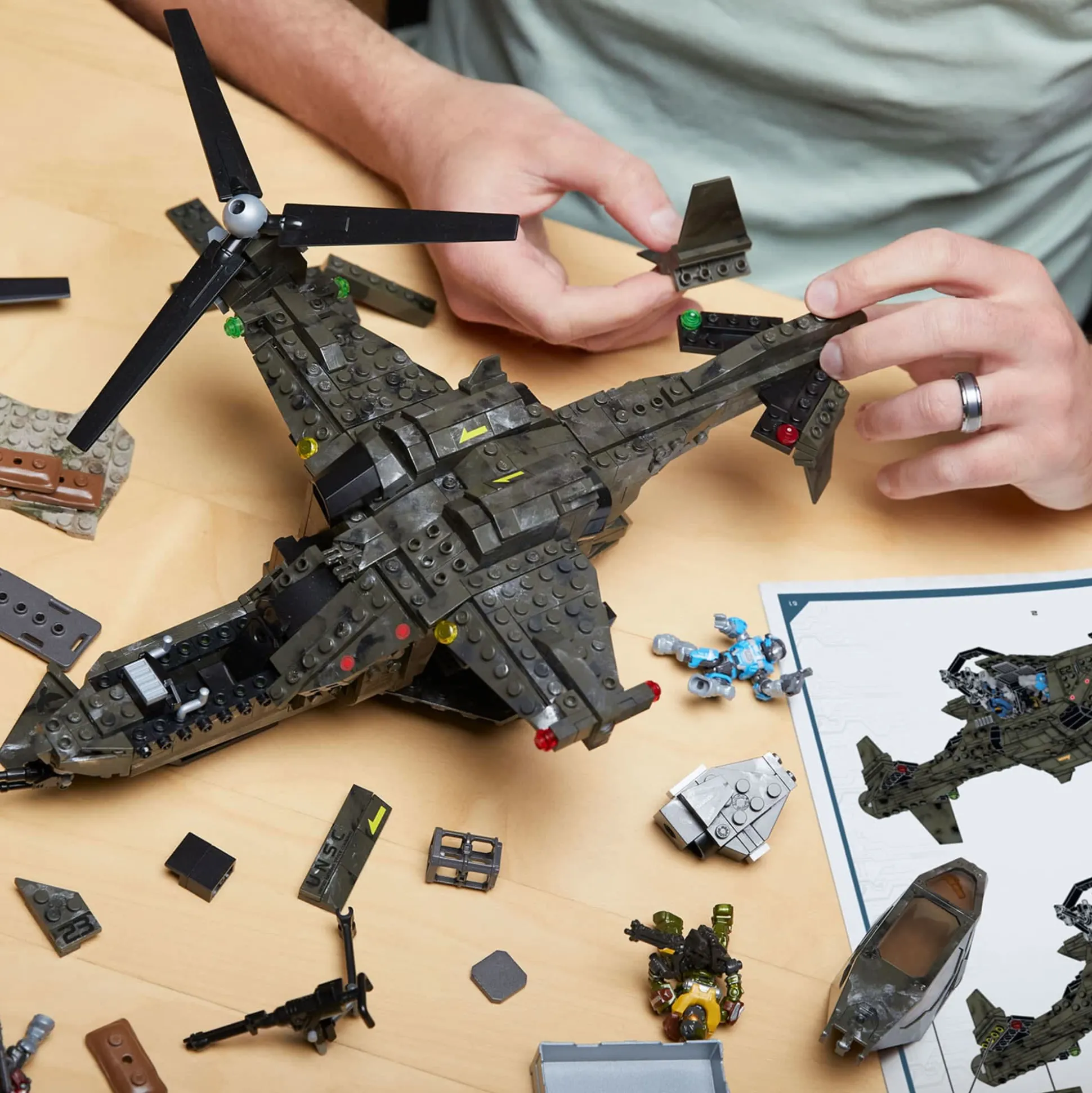 MEGA Halo UNSC Falcon Sweep Building Toy Kit